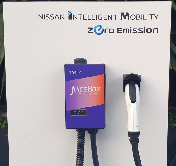 Nissan Leaf carregador