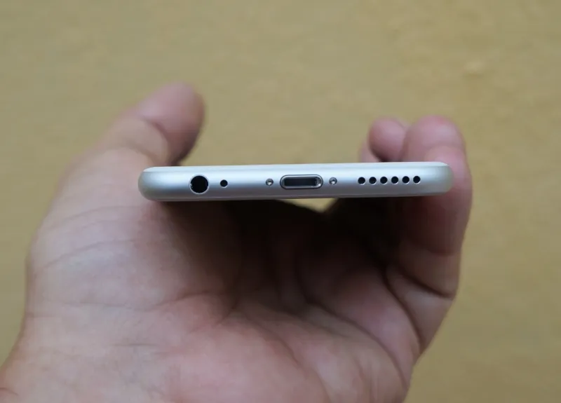 iPhone_6s-bottom