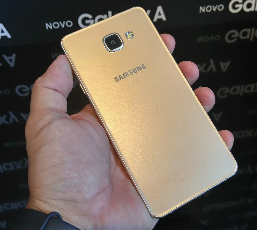 galaxy_A_2016_A7-back