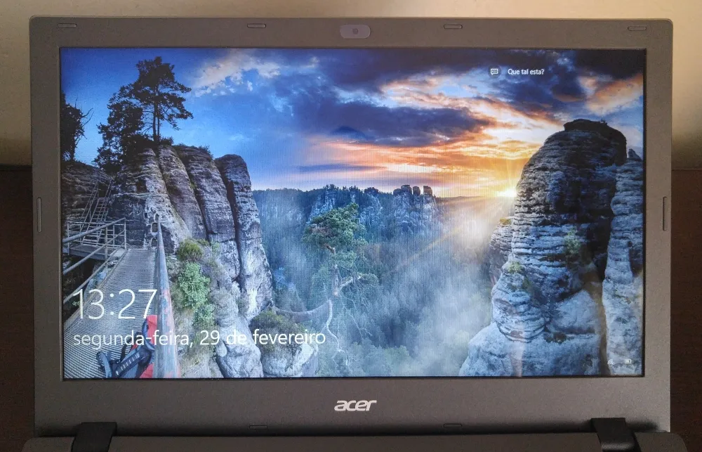 acer-aspire-r15-tela