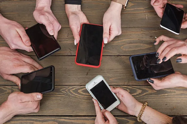 smartphones mais buscados de abril