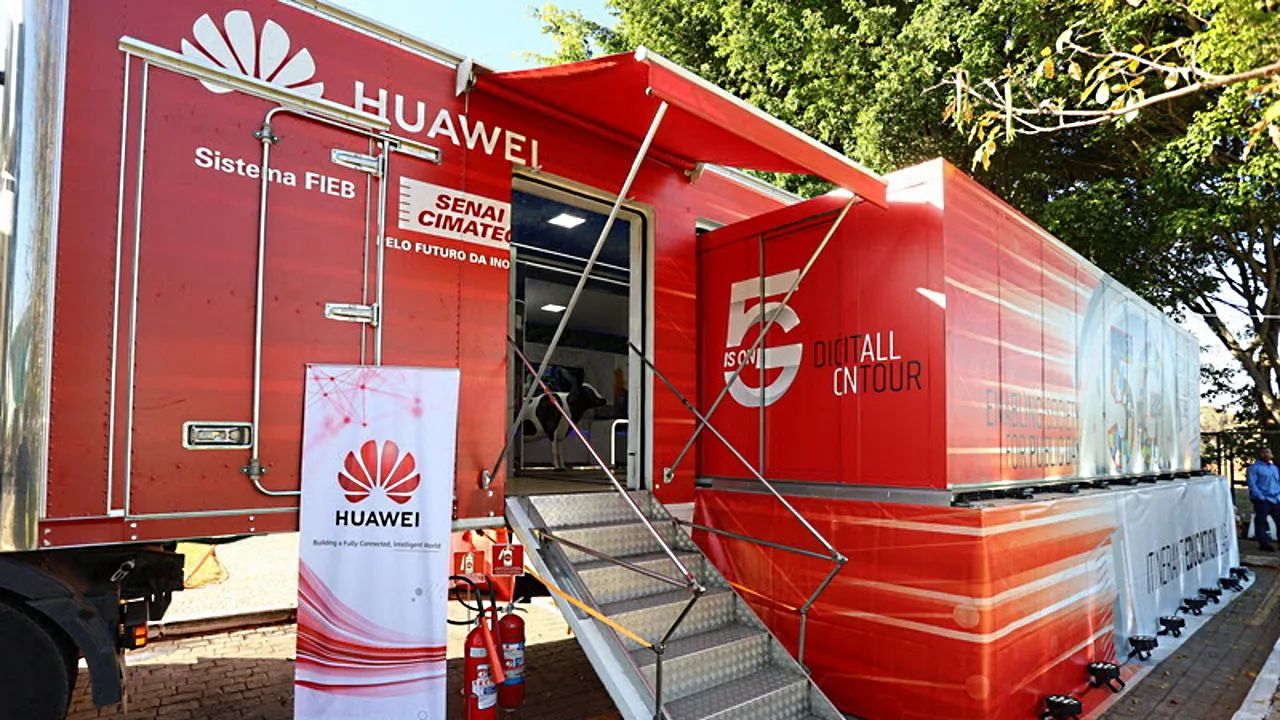 Huawei 5G Truck